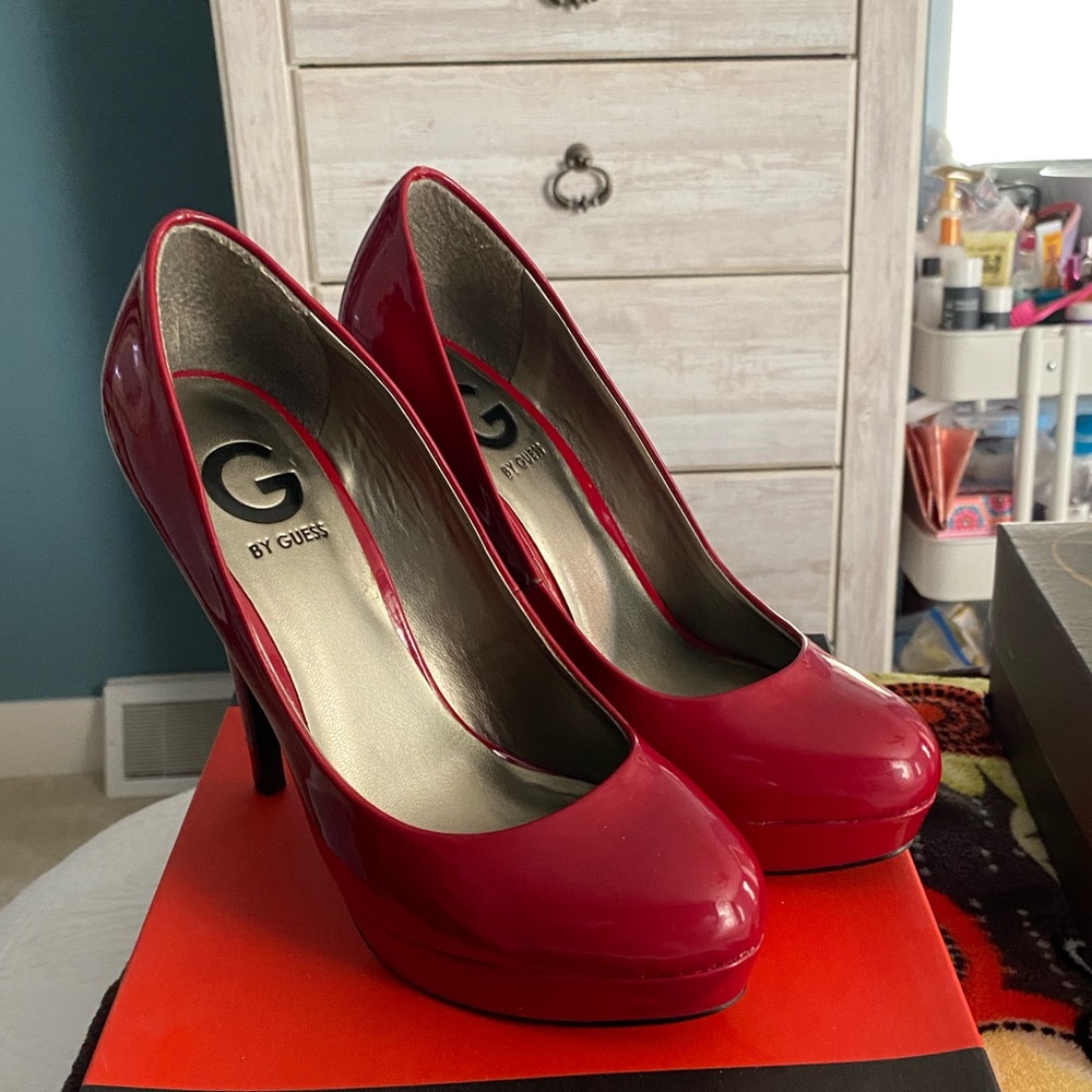 G by Guess Red platform pumps
